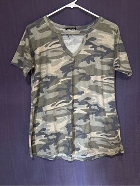 HEIMISH USA Camo V-Neck Tee in Olive and Khaki